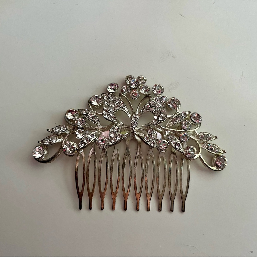 Elegant Silver Crystal Hair Comb